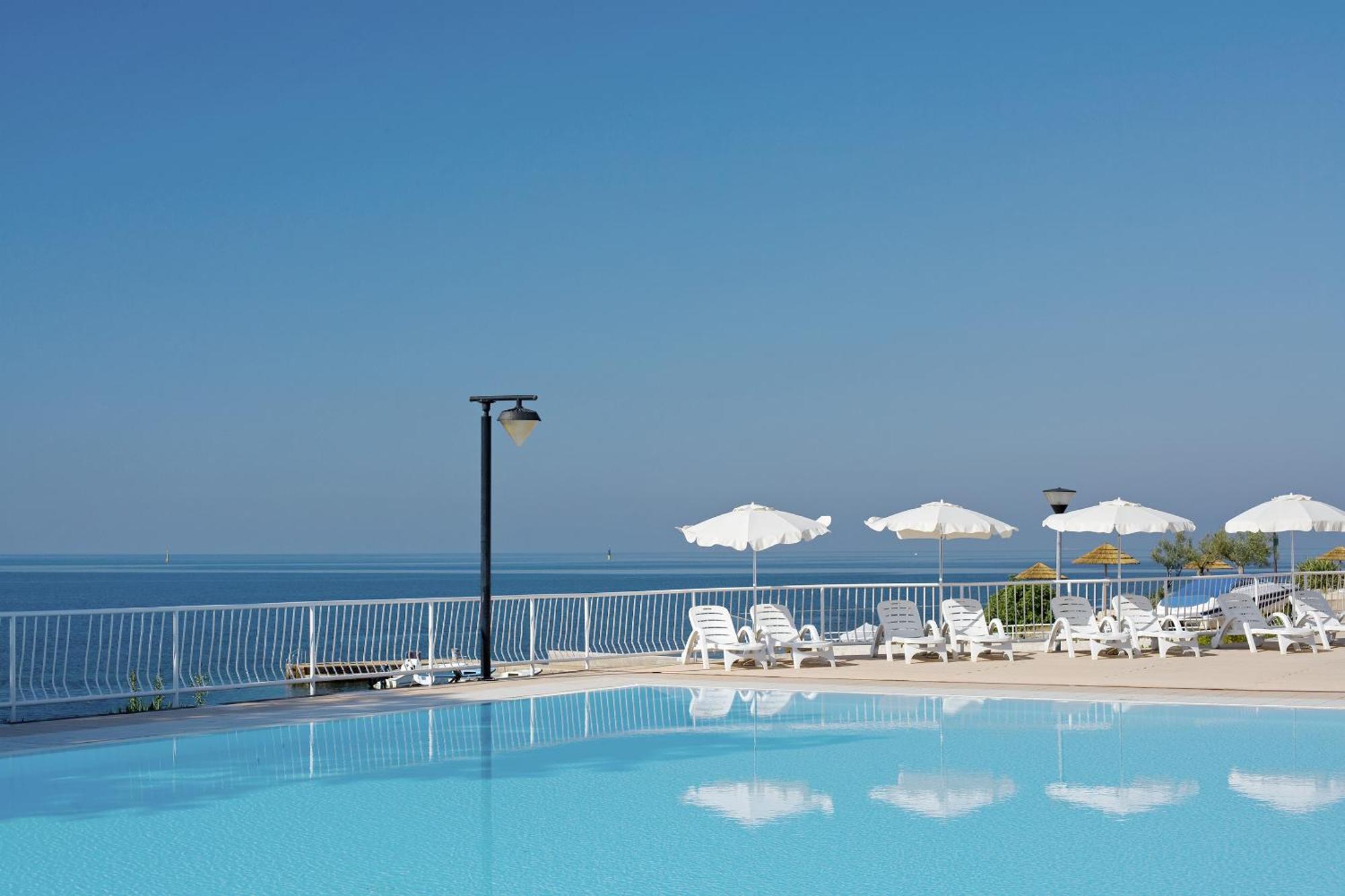 Fkk Adriatika In Fkk Solaris Naturist Resort Poreč Extérieur photo